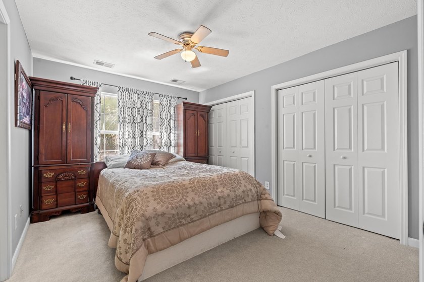 Welcome to this spacious and beautifully updated 5-bedroom, 3 - photo 32