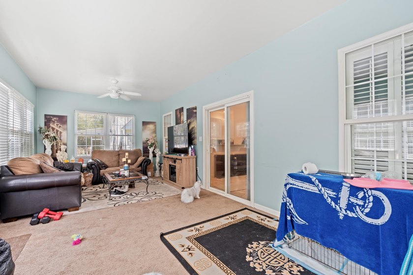 Welcome to this spacious and beautifully updated 5-bedroom, 3 - photo 33