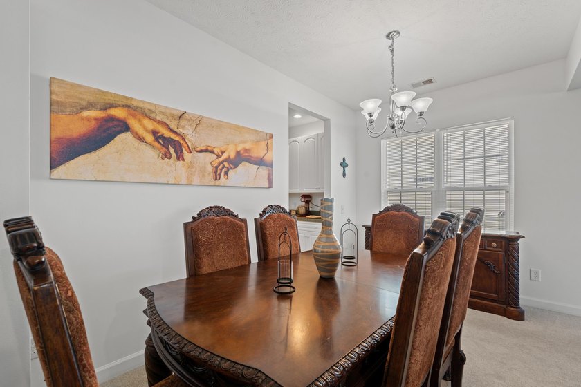 Welcome to this spacious and beautifully updated 5-bedroom, 3 - photo 34