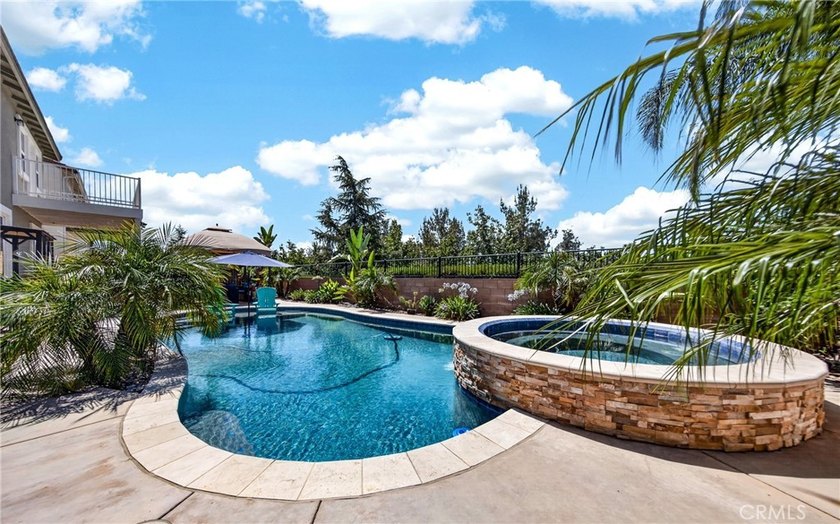 Welcome to this stunning turnkey home in the highly sought-after - photo 34
