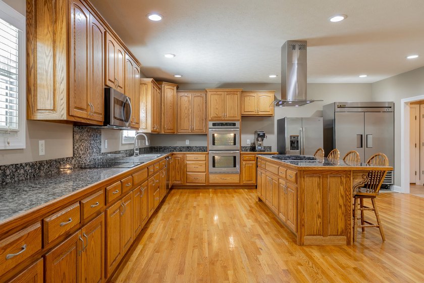 Welcome to this custom built 2006 home at 98 Etowah Ridge in - photo 35