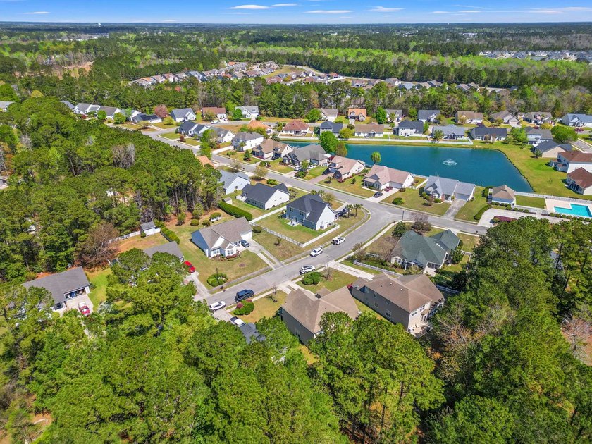 Welcome to this spacious and beautifully updated 5-bedroom, 3 - photo 41