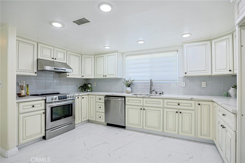 TWO UNITS! Great rental opportunity! Surf City Versatility! - photo 23