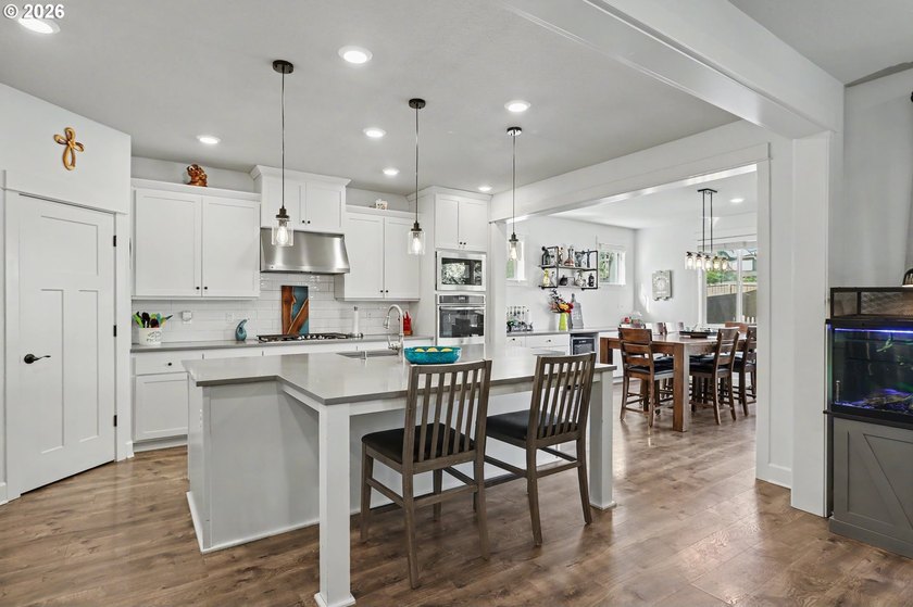 Welcome to your Dream Multi-Generational Home! This Exquisite - photo 10