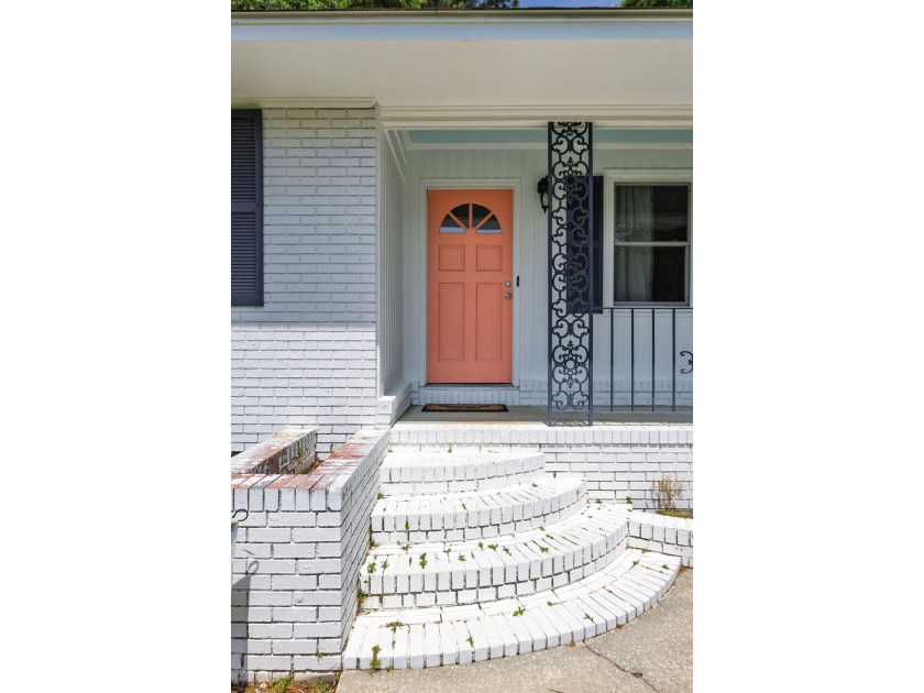 One of West Ashley's most beloved neighborhoods, Lenevar is - photo 46