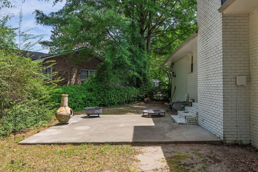 One of West Ashley's most beloved neighborhoods, Lenevar is - photo 49