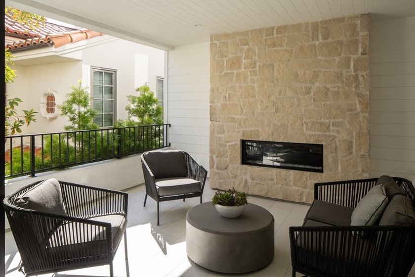 Stunning fully furnished luxury lease featuring a 2 bedroom, 2.5 - photo 13