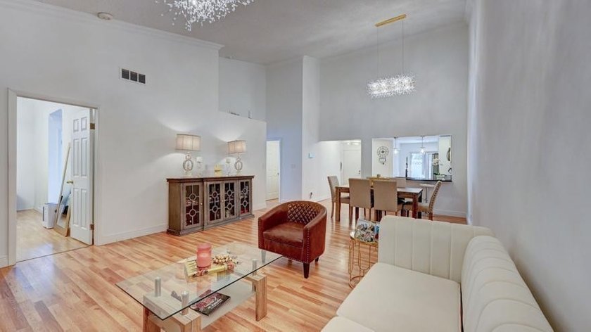 STUNNING CORNER VILLA!! in the highly desirable Canary Palm Club - photo 19