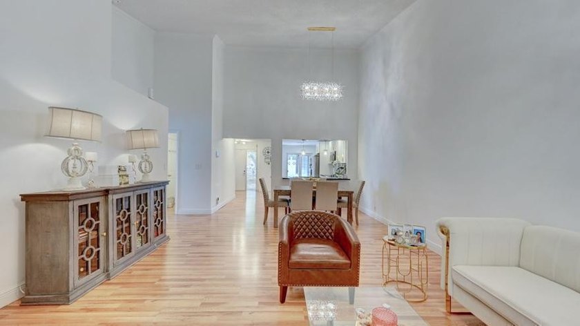STUNNING CORNER VILLA!! in the highly desirable Canary Palm Club - photo 22
