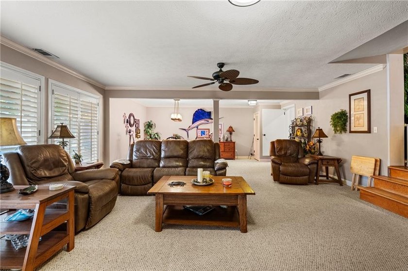 Enjoy lake living on Lake Harding with this 3 bedroom, 2 - photo 9