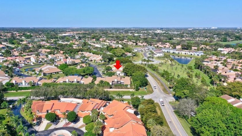 STUNNING CORNER VILLA!! in the highly desirable Canary Palm Club - photo 44