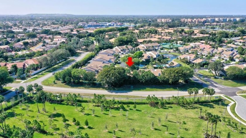 STUNNING CORNER VILLA!! in the highly desirable Canary Palm Club - photo 45