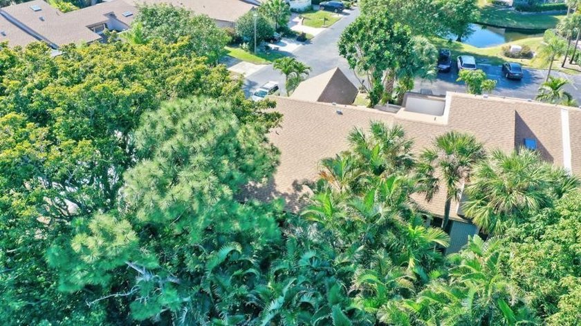 STUNNING CORNER VILLA!! in the highly desirable Canary Palm Club - photo 49