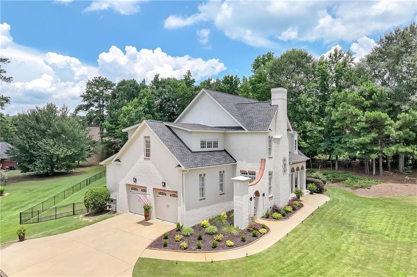 Rarely does a home like this become available in Stonybrook's - photo 2