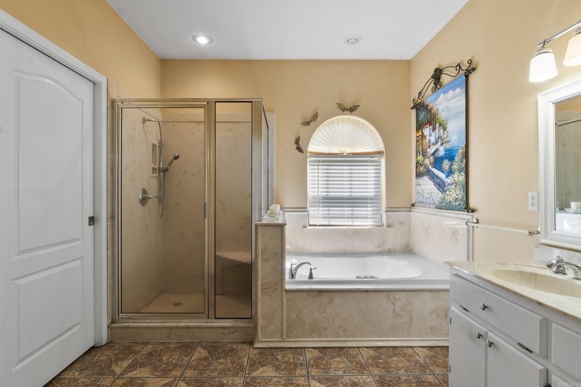Well-maintained 4-bedroom, 2.5-bath home with a shop, ideally - photo 22
