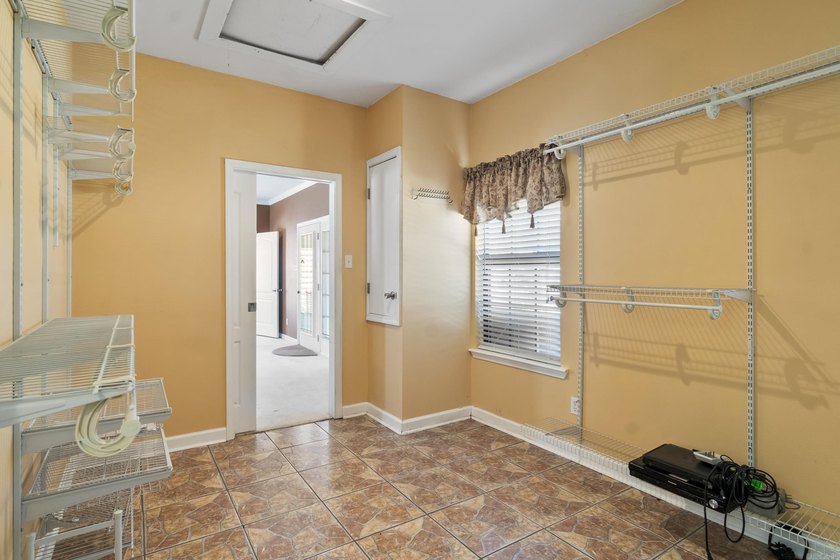 Well-maintained 4-bedroom, 2.5-bath home with a shop, ideally - photo 24