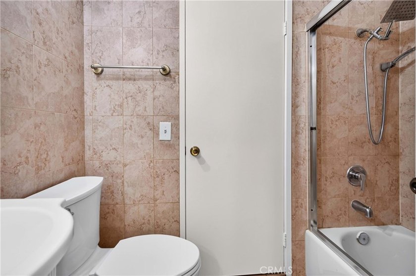 Welcome to this two-story home on a quiet Garden Grove - photo 30