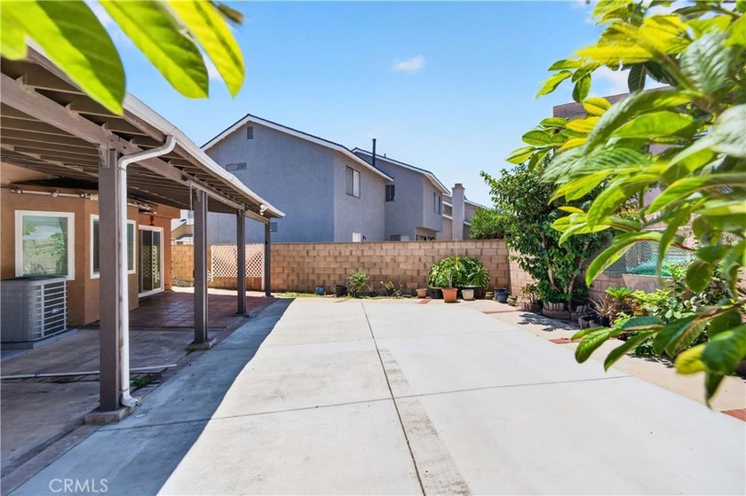 Welcome to this two-story home on a quiet Garden Grove - photo 35