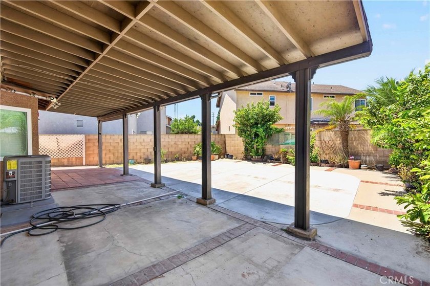 Welcome to this two-story home on a quiet Garden Grove - photo 36