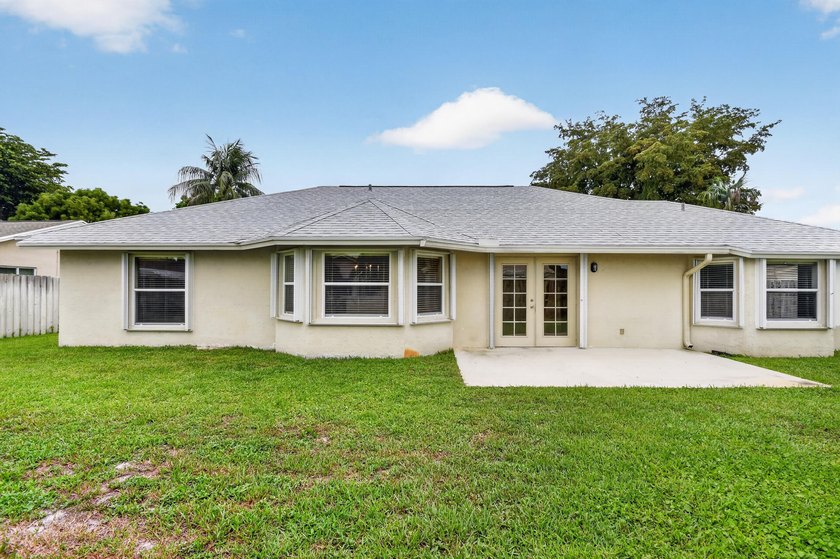 Immaculate 3 bedroom, 2 bathroom home with oversized side entry - photo 41