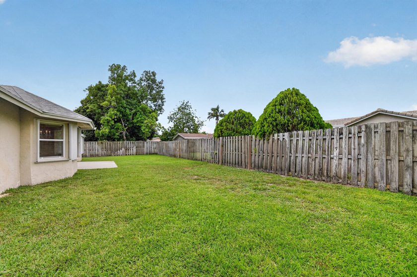 Immaculate 3 bedroom, 2 bathroom home with oversized side entry - photo 43