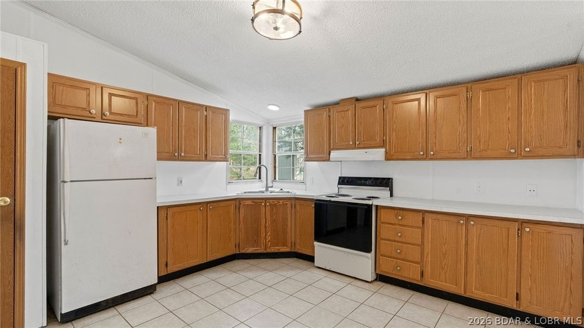 Come check out this refreshed 3-bedroom, 2-bath manufactured - photo 47