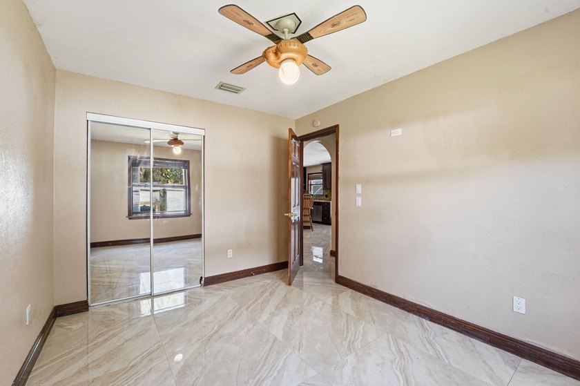 Exceptional 6-bedroom, 5-bath estate in the highly desirable - photo 12