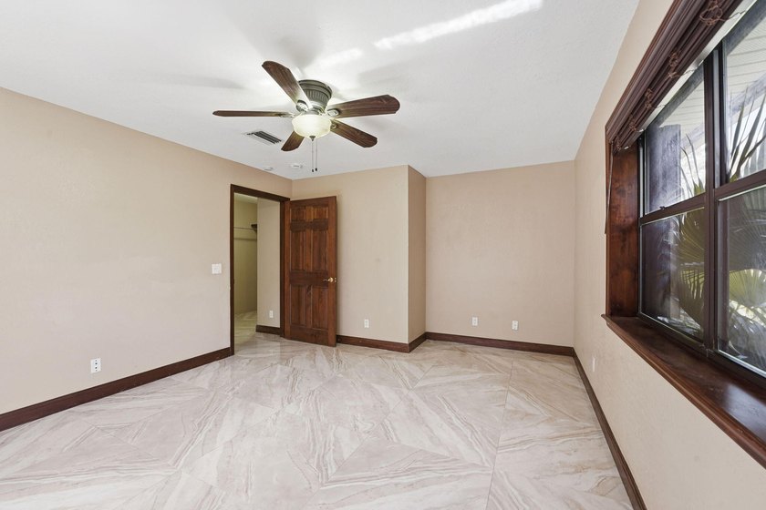 Exceptional 6-bedroom, 5-bath estate in the highly desirable - photo 15