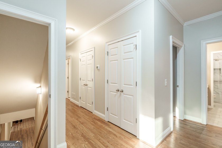 Beautiful 5-bedroom, 4.5-bath home located in the highly - photo 34