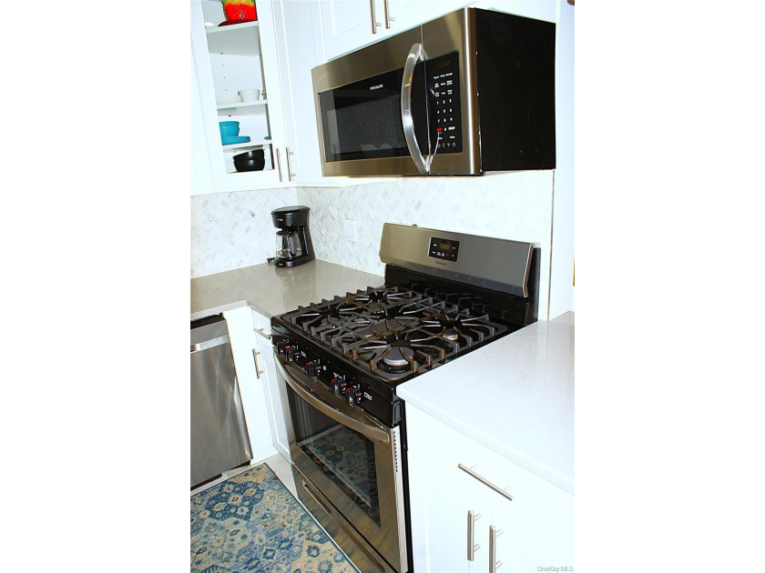 Property is located in an expanding residential /commercial - photo 8