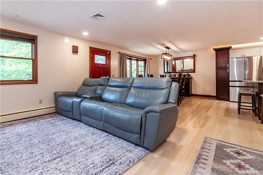 A special waterfront opportunity at 41 Mount View Avenue! This - photo 11