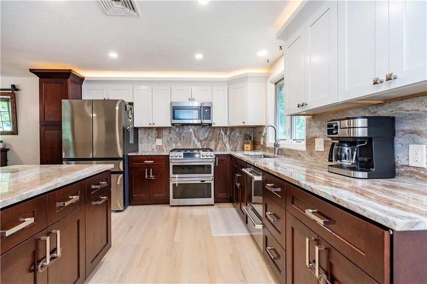 A special waterfront opportunity at 41 Mount View Avenue! This - photo 16