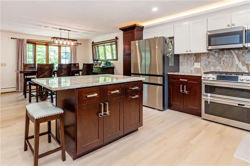A special waterfront opportunity at 41 Mount View Avenue! This - photo 17