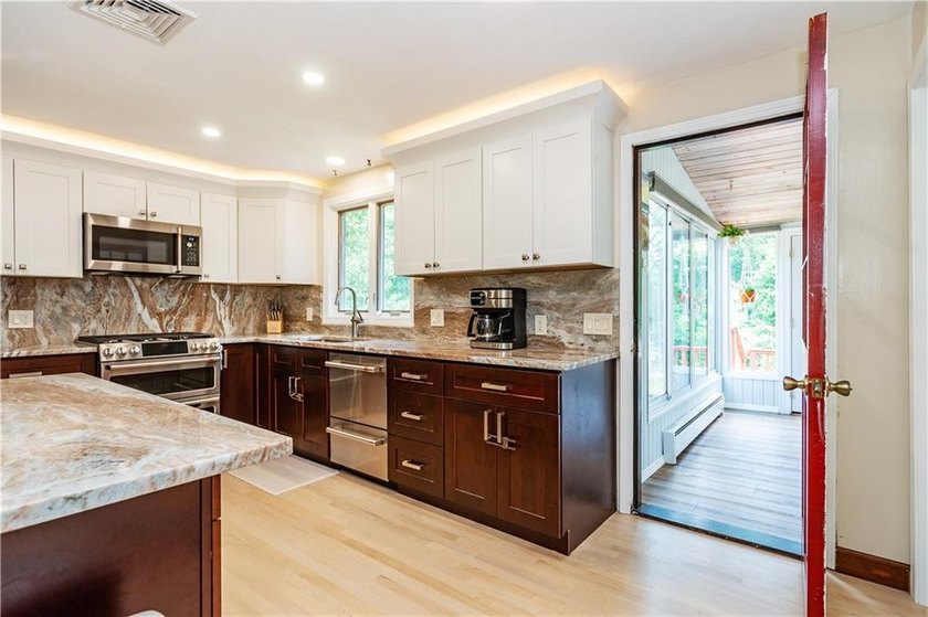 A special waterfront opportunity at 41 Mount View Avenue! This - photo 21