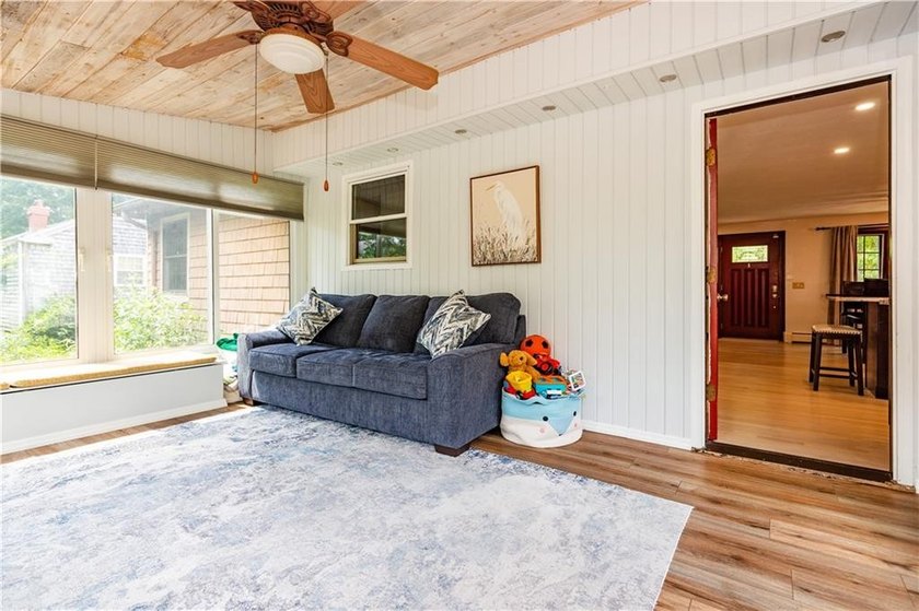 A special waterfront opportunity at 41 Mount View Avenue! This - photo 24