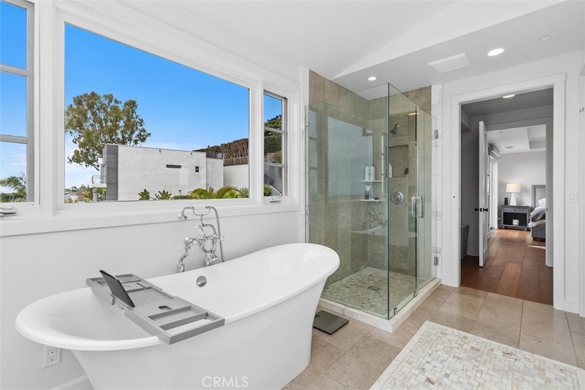 Enjoy sweeping ocean views from this 4-bedroom, 3.5-bathroom - photo 28