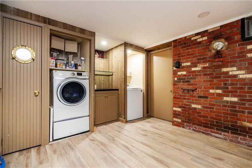 A special waterfront opportunity at 41 Mount View Avenue! This - photo 34