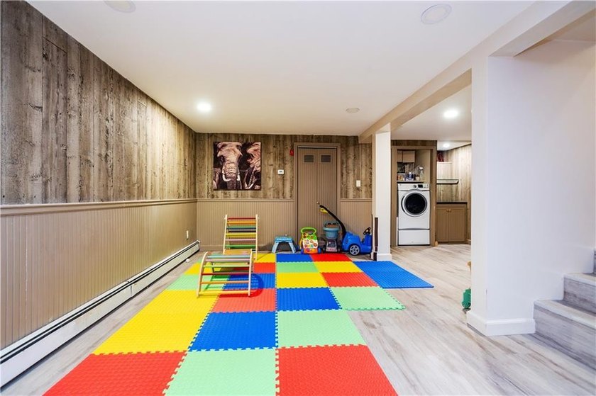 A special waterfront opportunity at 41 Mount View Avenue! This - photo 37
