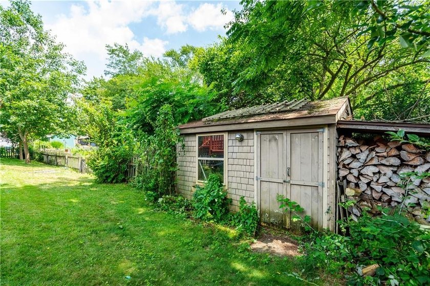 A special waterfront opportunity at 41 Mount View Avenue! This - photo 43