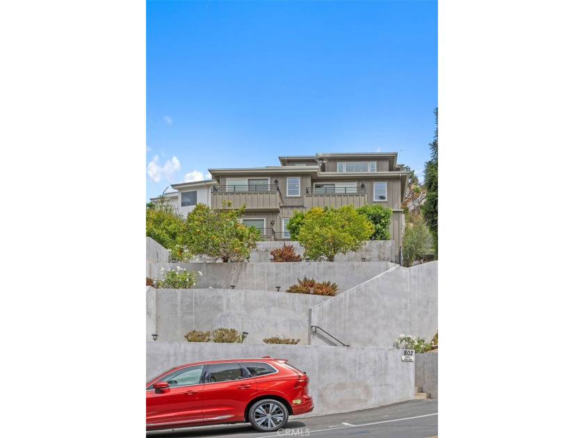 Enjoy sweeping ocean views from this 4-bedroom, 3.5-bathroom - photo 45