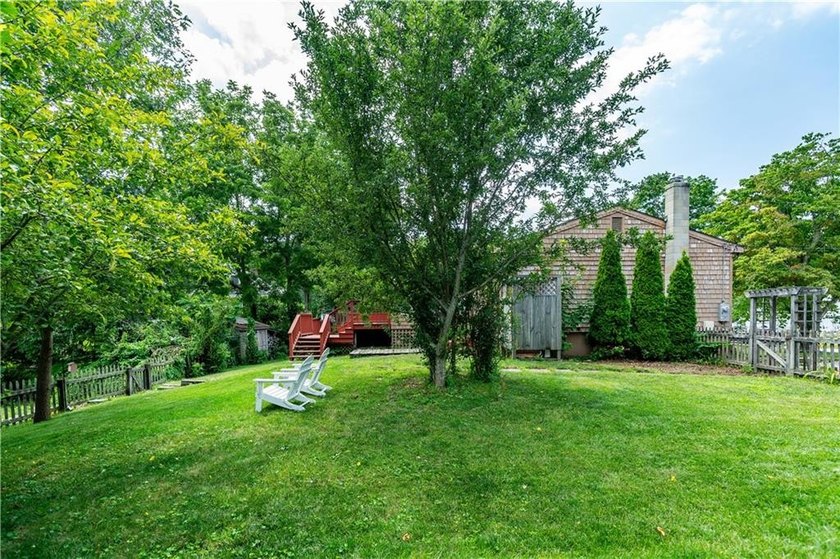 A special waterfront opportunity at 41 Mount View Avenue! This - photo 45