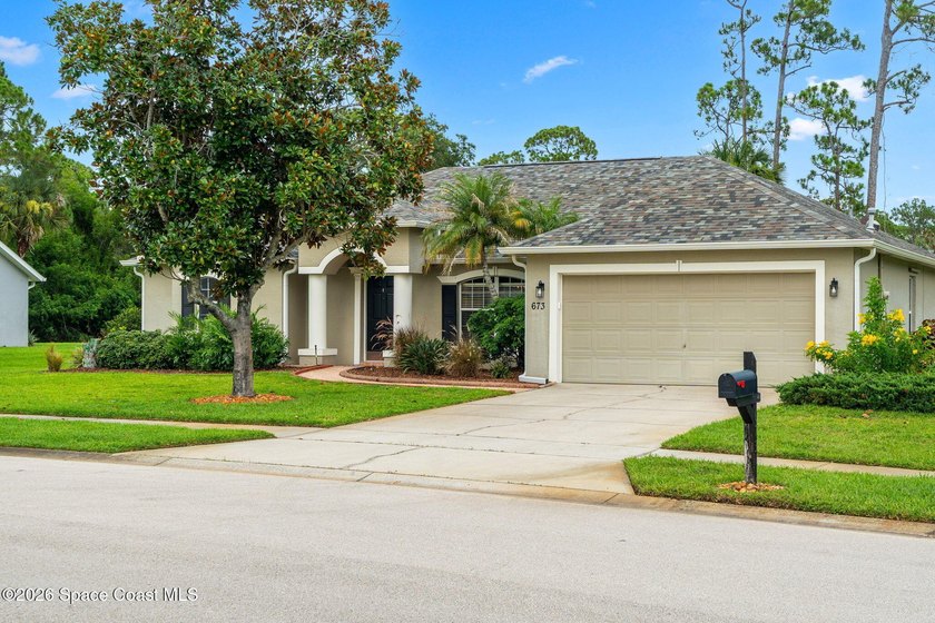 Beautifully maintained 3-bedroom, 2-bath pool home located in - photo 4