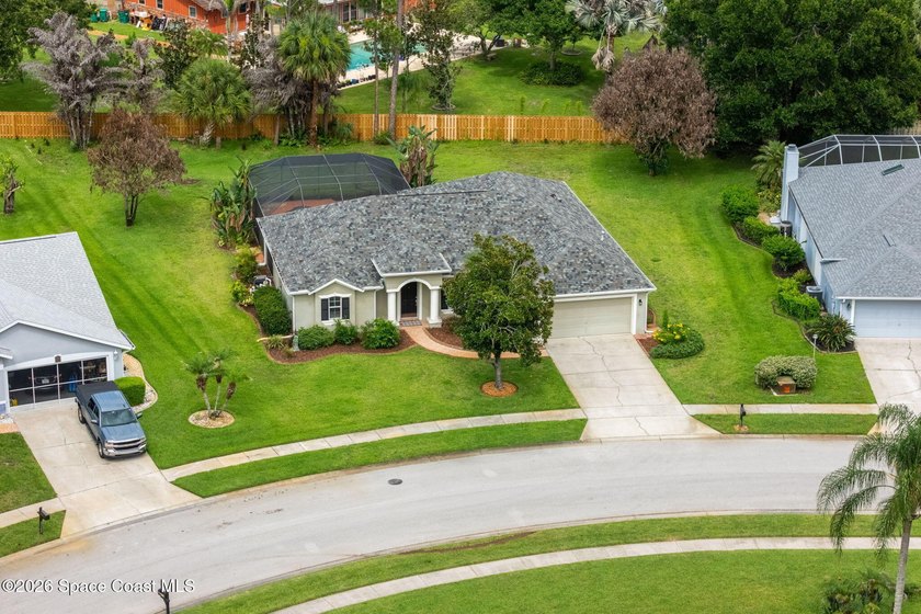 Beautifully maintained 3-bedroom, 2-bath pool home located in - photo 7
