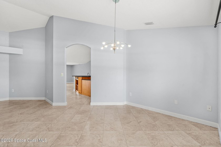Beautifully maintained 3-bedroom, 2-bath pool home located in - photo 10