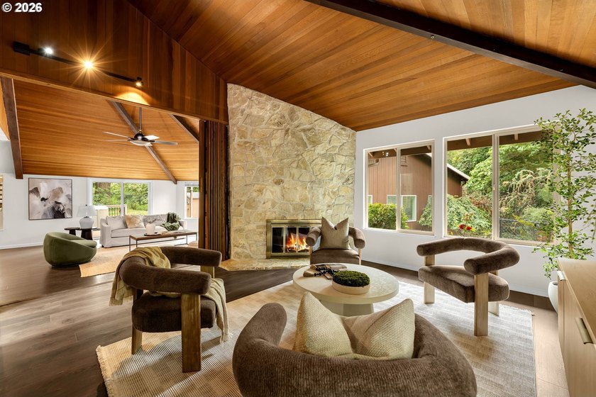 Escape to your own private Pacific Northwest retreat, where - photo 6