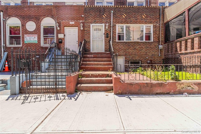 JUST LISTED! SPACIOUS 4 BEDROOM, 2 BATHROOM HOME IN BROOKLYN NY - photo 2