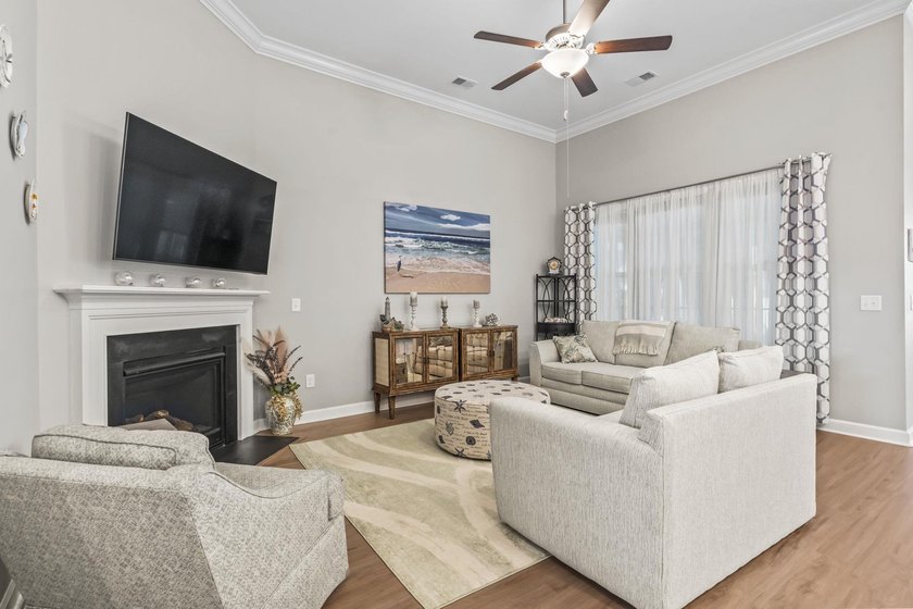 Three-bedroom, three-bathroom Craftsman-style home with a - photo 11