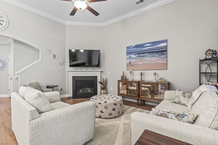 Three-bedroom, three-bathroom Craftsman-style home with a - photo 12
