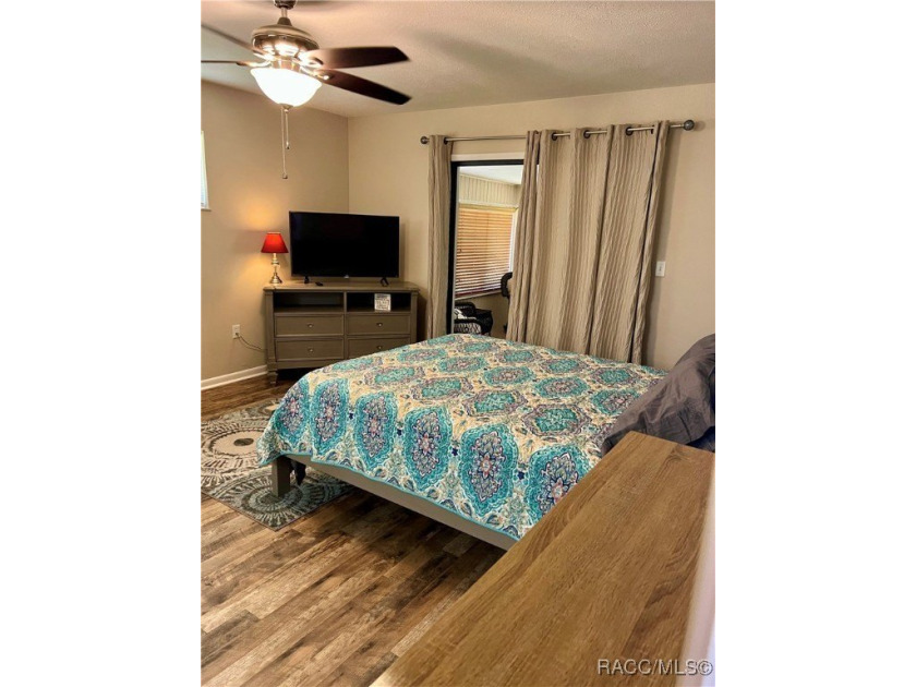 Charming and full of character, this 2-bedroom, 2-bathroom home - photo 19