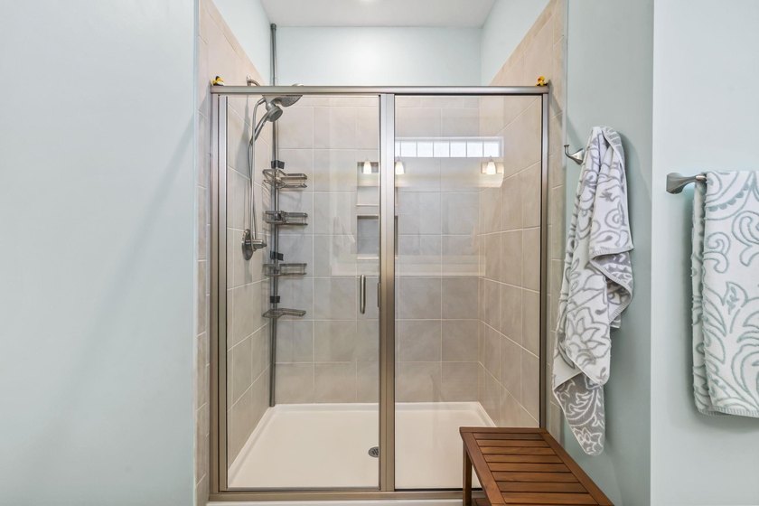 Three-bedroom, three-bathroom Craftsman-style home with a - photo 22